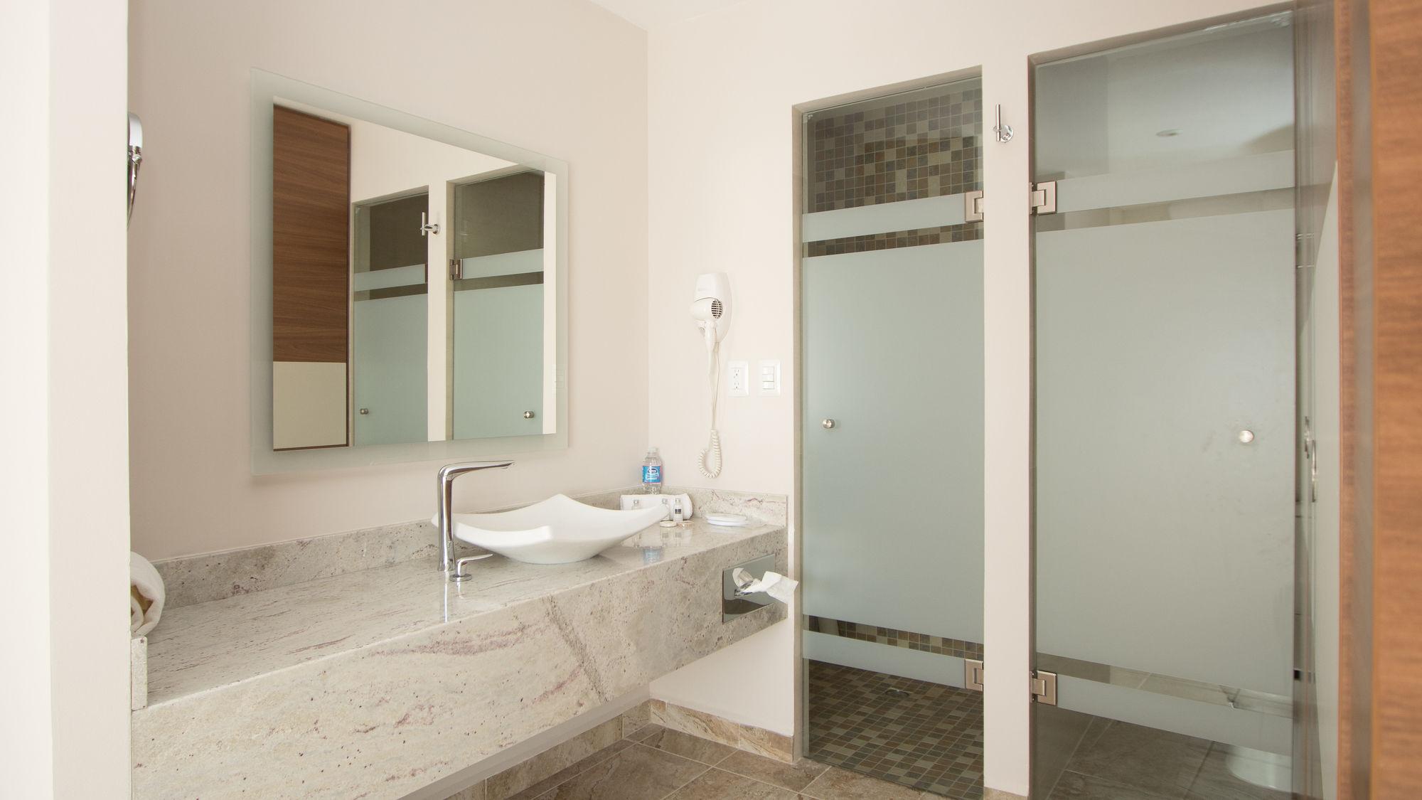 Hotel Soleil Business Class Леон Экстерьер фото